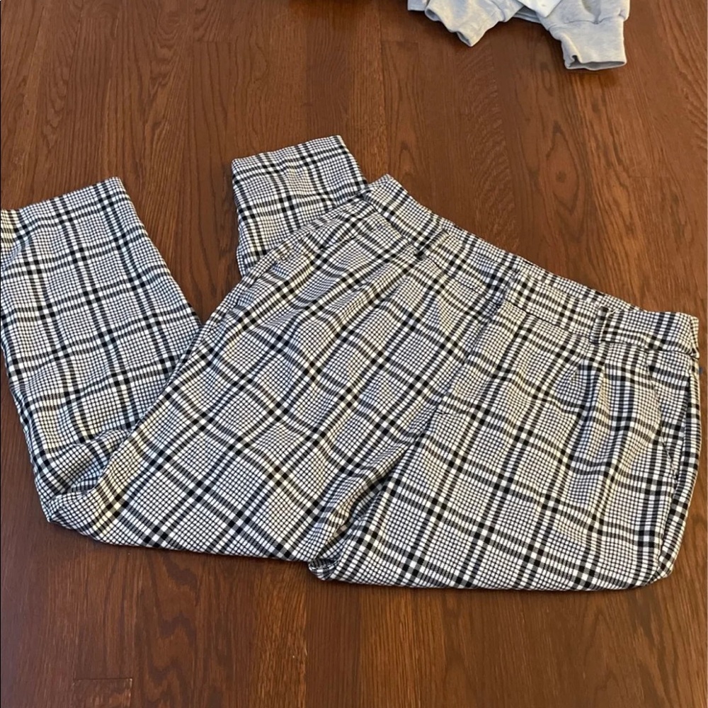 Abercrombie and Fitch, NWOT black and white plaid pants